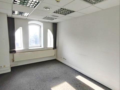 комерційна за адресою Богдана Хмельницького вул., 50