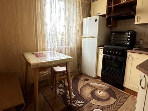 квартира за адресою Довженка вул., 1