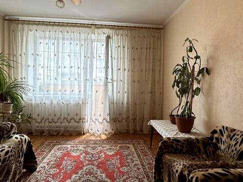 квартира за адресою Довженка вул., 1