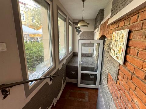 комерційна за адресою Михайла Грушевського вул., 1