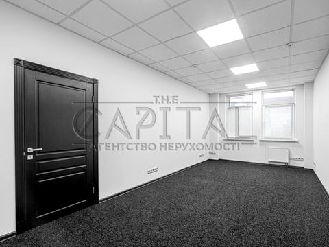 комерційна за адресою Спаська вул., 5