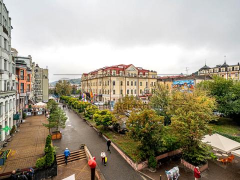 комерційна за адресою Спаська вул., 5