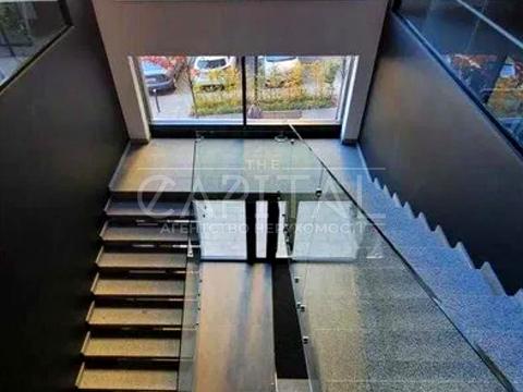 комерційна за адресою Антоновича вул. (Горького), 74-78