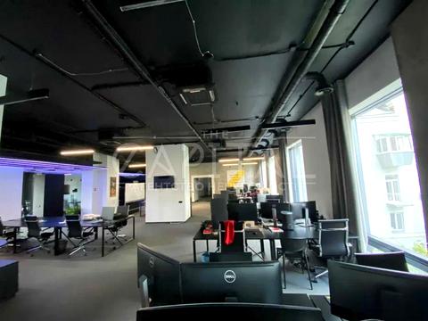 комерційна за адресою Антоновича вул. (Горького), 74-78