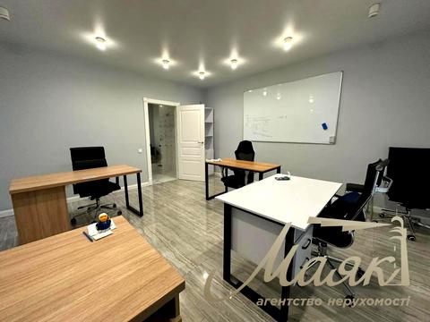 комерційна за адресою Предславинська вул., 57