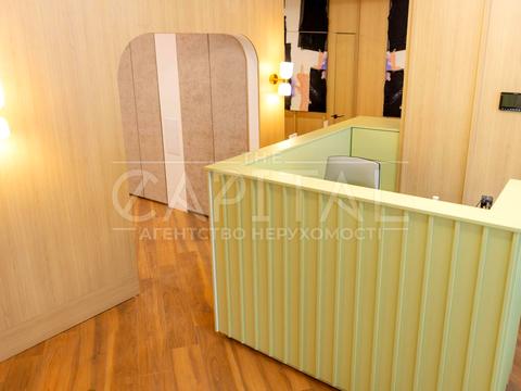 комерційна за адресою Буслівська вул., 12