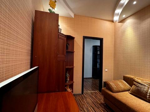 будинок за адресою Бориса Джонсона вул.