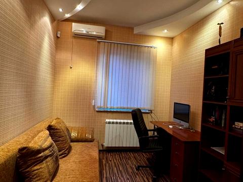 будинок за адресою Бориса Джонсона вул.