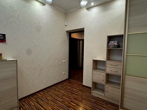 будинок за адресою Бориса Джонсона вул.