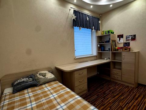 будинок за адресою Бориса Джонсона вул.