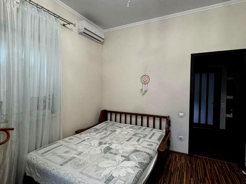 будинок за адресою Бориса Джонсона вул.