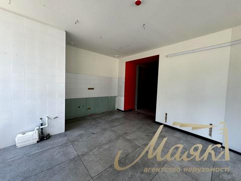 комерційна за адресою Андрія Верхогляда вул. (Михайла Драгомирова), 12