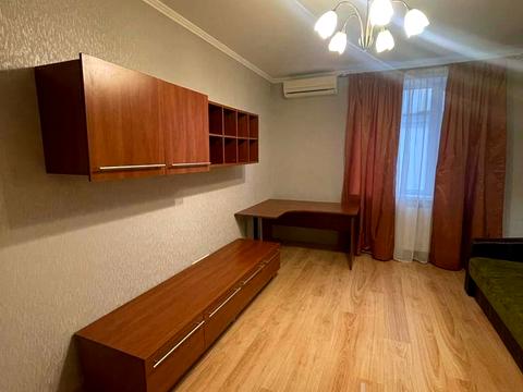 квартира за адресою Київ, Почайнинська вул., 25/49