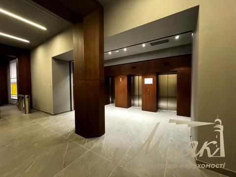 комерційна за адресою Лаврська вул. (Січневого Повстання), 14