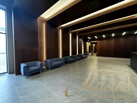 комерційна за адресою Лаврська вул. (Січневого Повстання), 14