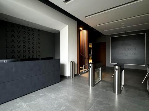 комерційна за адресою Лаврська вул. (Січневого Повстання), 14