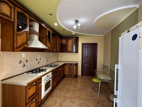 квартира за адресою Зодчих вул., 4