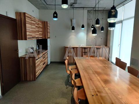 комерційна за адресою Менделєєва вул., 37