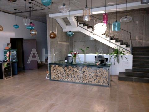 комерційна за адресою Менделєєва вул., 37