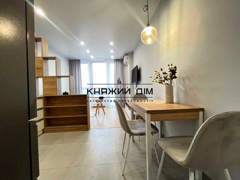 квартира за адресою Київ, Дніпровська набережна вул., 17-К