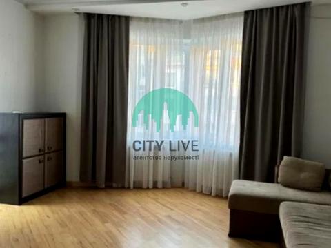 квартира за адресою Тролейбусна вул., 28