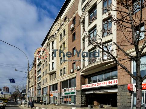 комерційна за адресою Саксаганського вул., 120