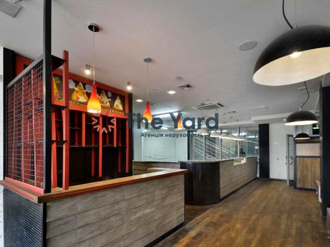 комерційна за адресою Саксаганського вул., 120