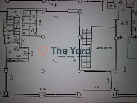 комерційна за адресою Саксаганського вул., 120