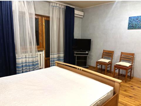 будинок за адресою Павла Загребельного вул. (Миколи Раєвського)