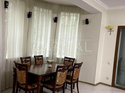 будинок за адресою с. Гатне, Квітнева вул.