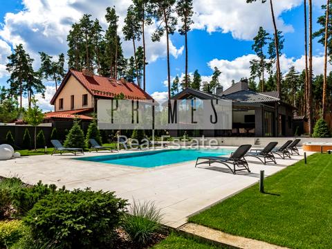 будинок за адресою Шкільна вул., 12