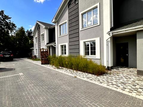 будинок за адресою Революції