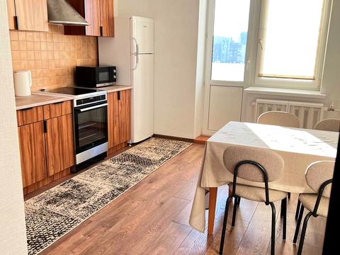 квартира за адресою Анни Ахматової вул., 35-А