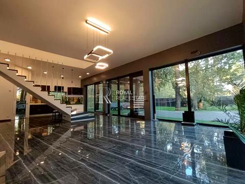 будинок за адресою Дачна