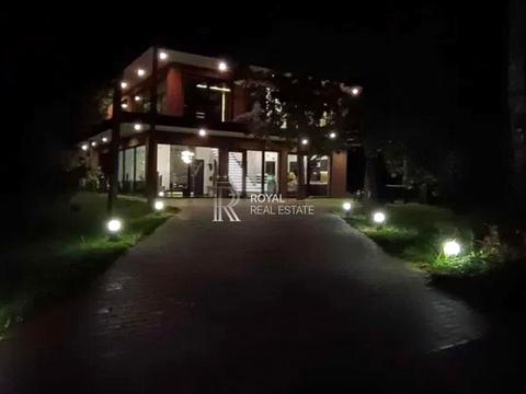 будинок за адресою Дачна