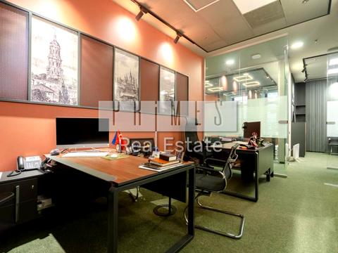 комерційна за адресою Богдана Хмельницького вул., 3