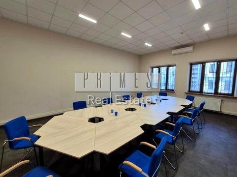 комерційна за адресою Паторжинського вул., 14