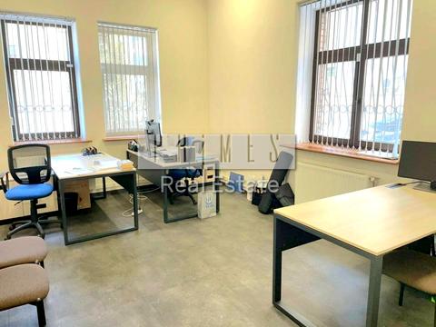 комерційна за адресою Паторжинського вул., 14