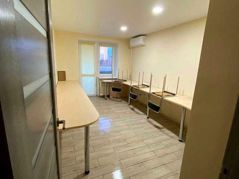 комерційна за адресою Писаржевського вул., 2