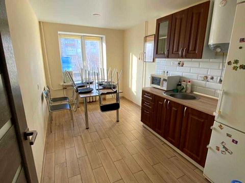 комерційна за адресою Писаржевського вул., 2