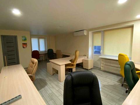 комерційна за адресою Писаржевського вул., 2