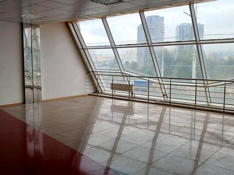 комерційна за адресою Вадима Гетьмана вул., 48а