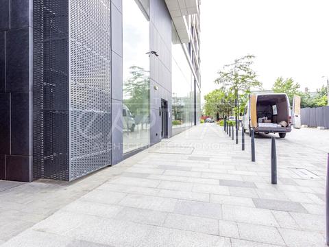 коммерческая по адресу вул. Ґарета Джонса, 8