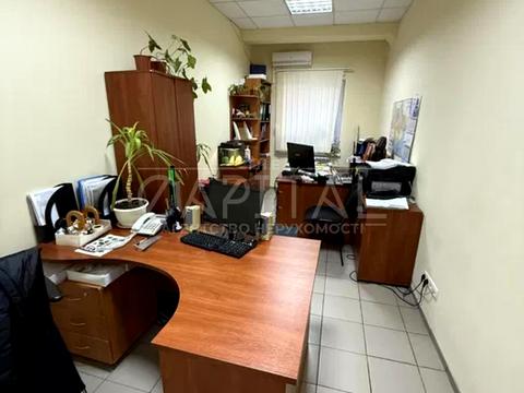 комерційна за адресою вул. Межигірська, 87