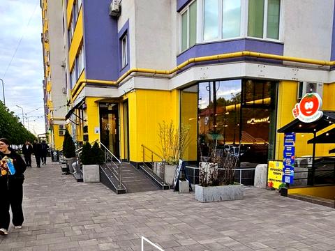 комерційна за адресою Яблунева вул., 13-Б