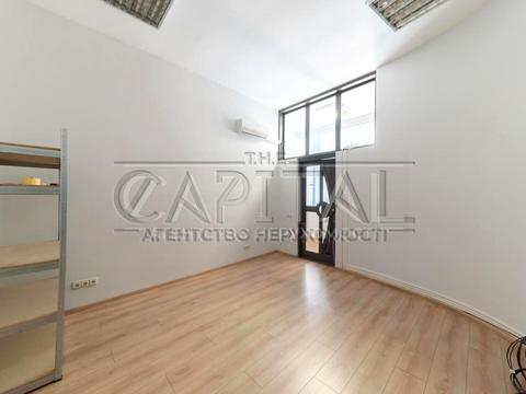 комерційна за адресою Антоновича вул. (Горького), 122