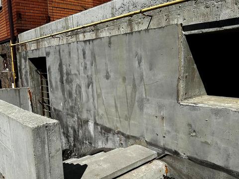 комерційна за адресою Жовтнева вул., 7