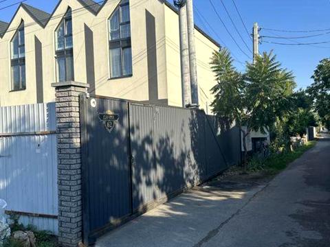 будинок за адресою Дачна вул.