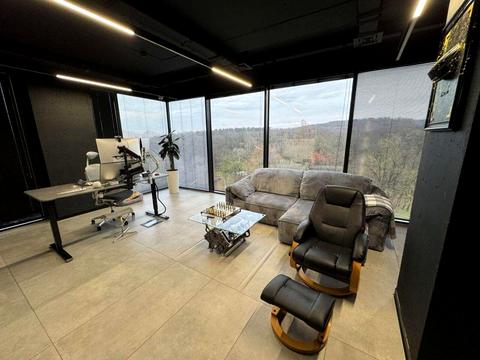 комерційна за адресою Красилівська вул., 9