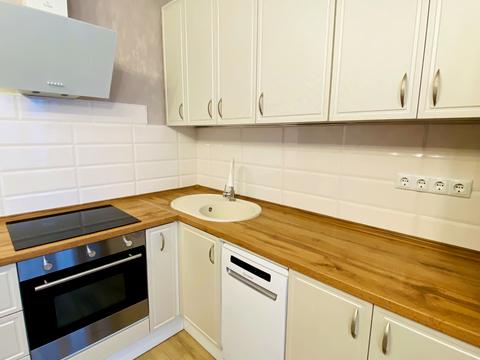 квартира за адресою Дніпровська набережна вул., 20-А